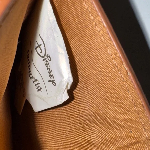 Disney Winnie the Pooh Loungefly Cream and Brown Card Wallet - Picture 2 of 5